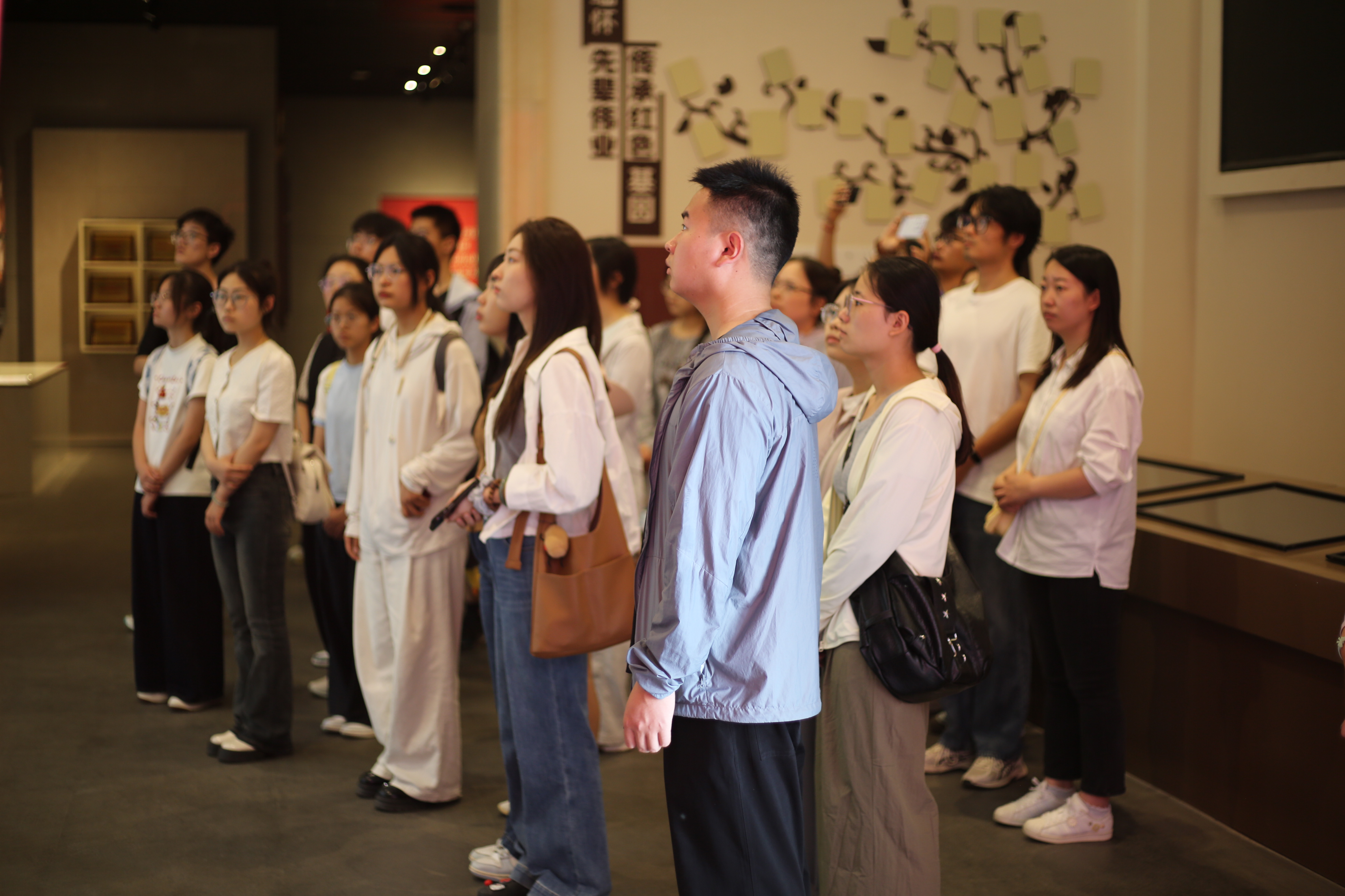 图6 参观照片.JPG